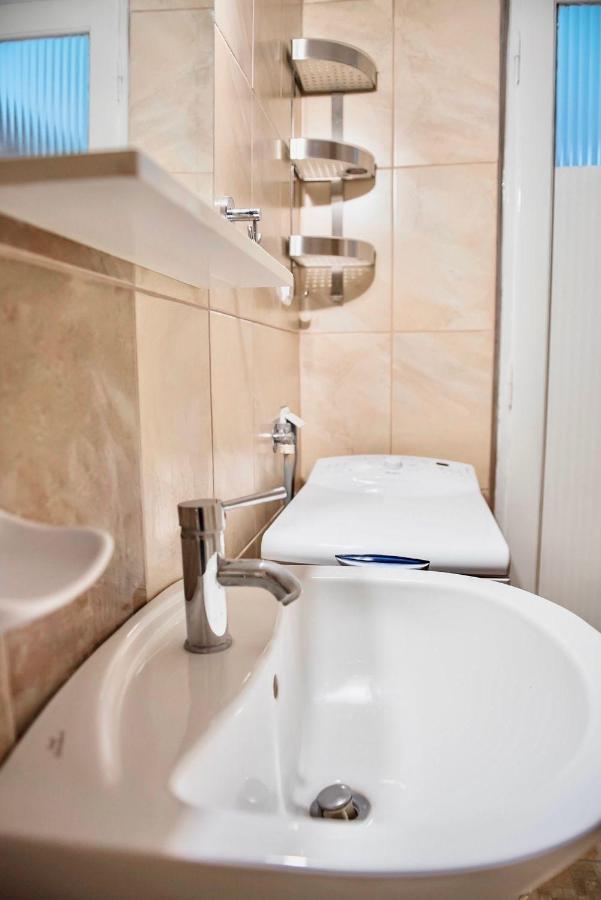 #Isabelle Apt By Halu! Apartments Tesalonika Bagian luar foto